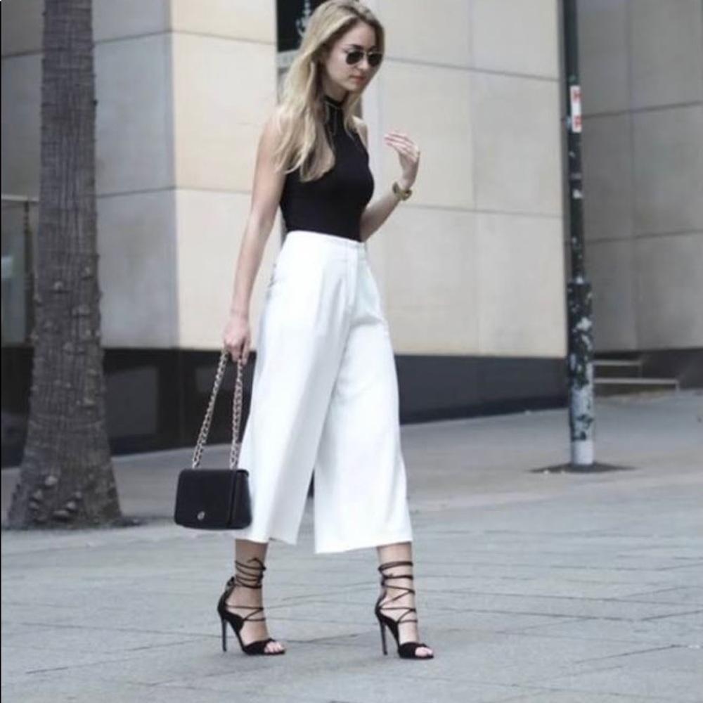 Women’s H&M white dress pants. Size 8